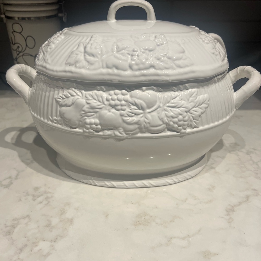 Elegant White Embossed Soup Tureen
